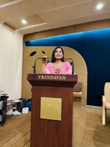 सभा को संबोधित करती हुई भावना साहू