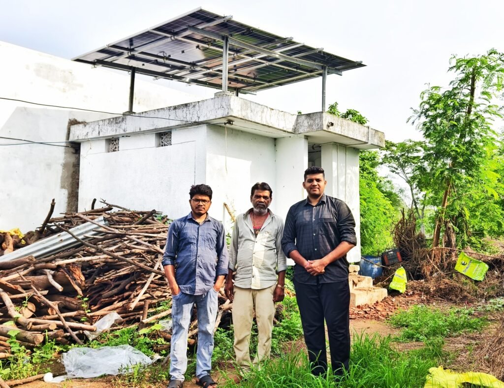 आनंदधाम सगनी में सोलर क्रांति का शुभारंभ, पीएम सूर्य घर योजना के तहत लगा गांव का पहला सोलर प्लांट