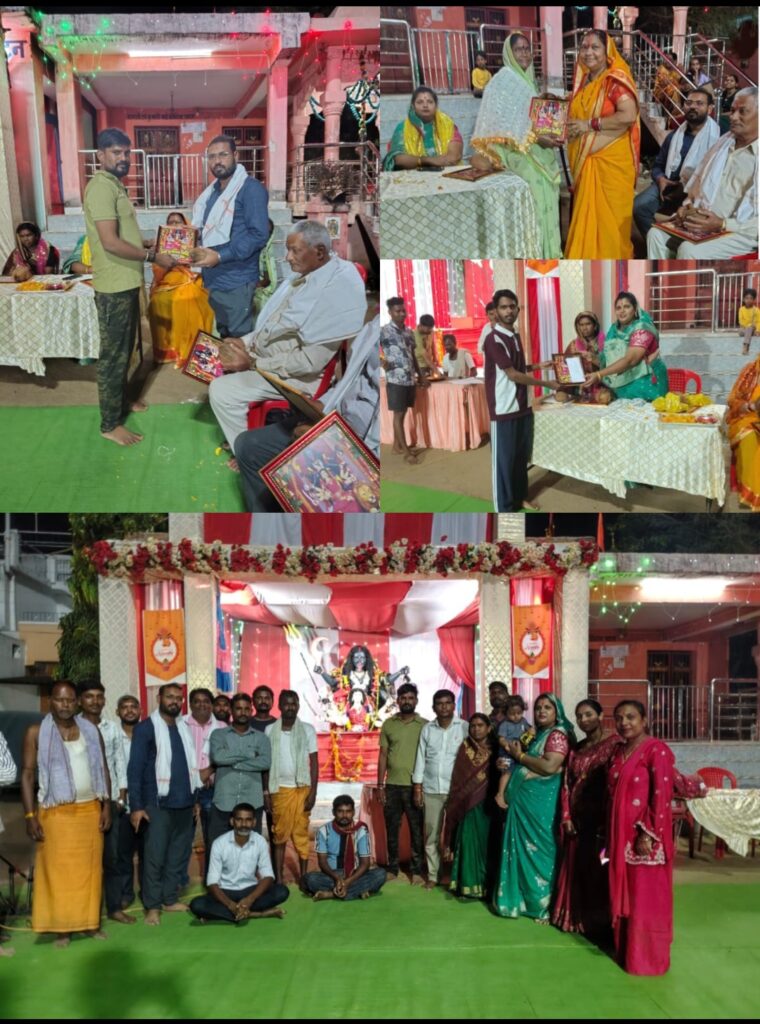 प्रतिभाओं का सम्मान समाज को नई दिशा देता है, युवा दुर्गा उत्सव समिति की पहल सराहनीय : बाबा वर्मा